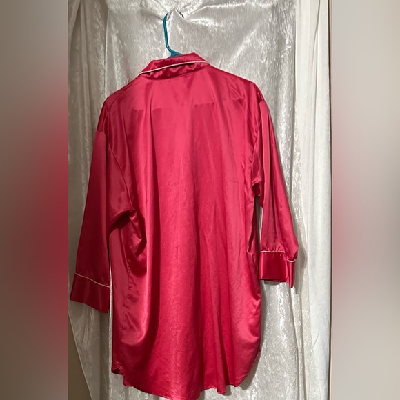 Size L, hot pink nightshirt, Natori Private Luxuries, 100% polyester - Picture 2 of 2